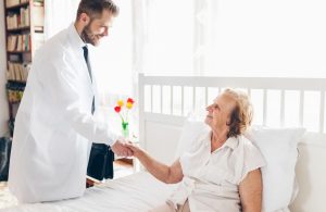 Lee más sobre el artículo Atención Médica a Domicilio: La Conveniencia al Alcance de tu Mano